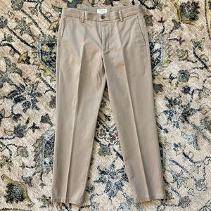 Men’s Dockers Slim Tapered Fit Flat Front Pants in Khaki Size — 31W 32L